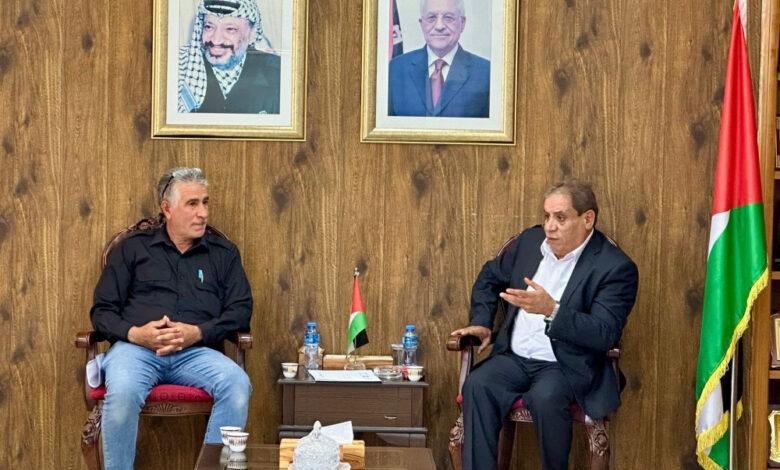 المحافظ أبو عليا يلتقي مجلس قروي المعصرة ويؤكد أهمية تعزيز العمل المجتمعي والشراكة التنموية المحافظ أبو عليا يلتقي مجلس قروي المعصرة ويؤكد أهمية تعزيز العمل المجتمعي والشراكة التنموية