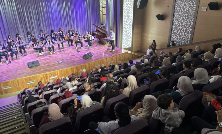 مركز جذور للفنون والتنمية ومدرسة تشايكوفسكي للموسيقى ينظمان امسية فنية شاهد PNN فيديو مركز جذور للفنون والتنمية ومدرسة تشايكوفسكي للموسيقى ينظمان امسية فنية شاهد PNN فيديو