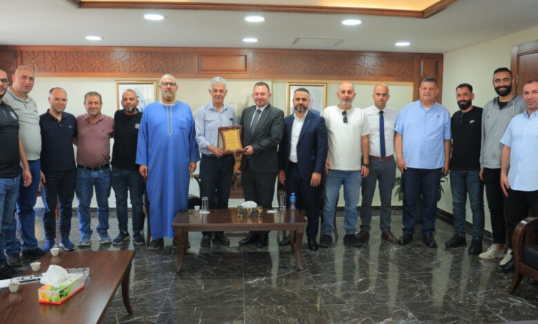 وفد من فعاليات مخيم عايدة يبحث سبل التعاون مع بلديات بيت لحم وبيت جالا وفد من فعاليات مخيم عايدة يبحث سبل التعاون مع بلديات بيت لحم وبيت جالا