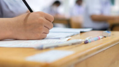 وفاة والدة طالبة من طولكرم صباح أول امتحان للتوجيهي.. والطالبة تصر على التقدم للامتحان