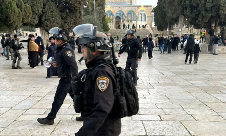 محافظة القدس تحذر من تراجع غير مسبوق في أعداد حراس الأقصى بسبب إجراءات الاحتلال