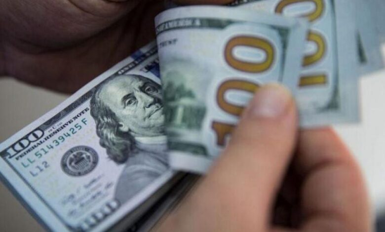 الدولار يتراجع مع تفاؤل الأسواق العالمية