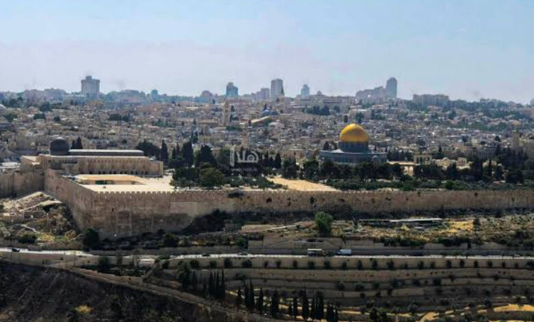 محافظة القدس تحذر: تحويل مستعمرة “جفعات زئيف” إلى مدينة خطوة لتكريس الاستعمار وعزل القدس محافظة القدس تحذر: تحويل مستعمرة “جفعات زئيف” إلى مدينة خطوة لتكريس الاستعمار وعزل القدس