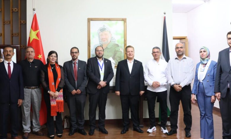 وفد الحملة الأكاديمية الدولية لمناهضة الاحتلال والأبارتهايد يلتقي سفير دولة فلسطين لدى الصين وفد الحملة الأكاديمية الدولية لمناهضة الاحتلال والأبارتهايد يلتقي سفير دولة فلسطين لدى الصين