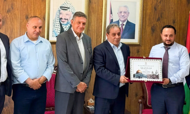 PNN فيديو وصور : تكريم رسمي لشركة كهرباء القدس في بيت لحم تقديراً لدورها في تطوير قطاع الطاقة PNN فيديو وصور : تكريم رسمي لشركة كهرباء القدس في بيت لحم تقديراً لدورها في تطوير قطاع الطاقة