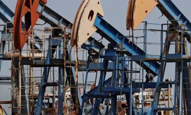 النفط ينخفض متأثرًا بإحياء إيران الآمال في التفاوض مع أمريكا النفط ينخفض متأثرًا بإحياء إيران الآمال في التفاوض مع أمريكا