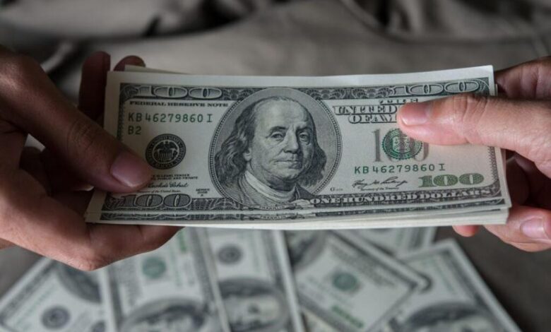 الدولار يتراجع بعد تباطؤ التضخم في أمريكا الدولار يتراجع بعد تباطؤ التضخم في أمريكا